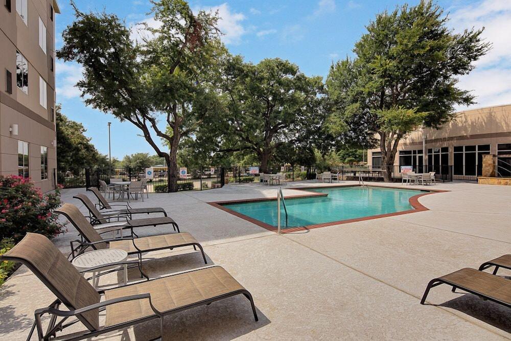 Hilton Garden Inn DFW Airport South Irving Exterior foto